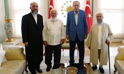 Erdoğan, İsmailağa Cemaati lideri Fikri Doğan ve cemaat üyelerini Vahdettin Köşkü'nde ağırladı
