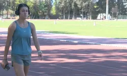 Aysel Önder İzmir’de tarih yazdı: Dünya rekorunu bir kez daha kırdı