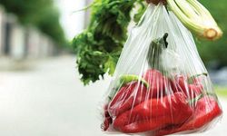 Marketlerde yeni dönem: Plastik poşet satmayan zincir marketlere ceza kapıda