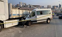Öğrenci minibüsü tıra çarptı: 2 kişi yaşamını yitirdi, 10 yaralı