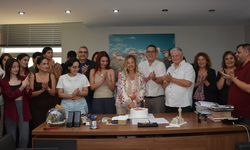 Son Mühür BİK bekleme sürecini tamamladı... Başkan Gappi kutlama pastasını ekiple birlikte kesti