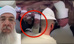 Menzil şeyhine öpücüklü karşılama