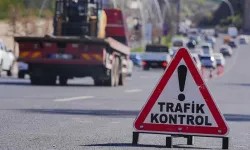 İzmir’de otoyolda balçık paniği: Trafik kilitlendi, şerit kapatıldı