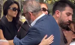 Nilperi Şahinkaya annesini son yolculuğuna uğurladı