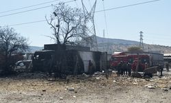 Bornova'da konteynerde çıkıp kamyona sıçrayan yangın söndürüldü