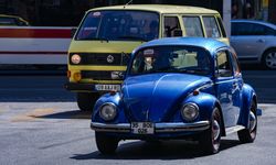 İzmir’de klasik otomobiller erkek sağlığı için yola çıktı