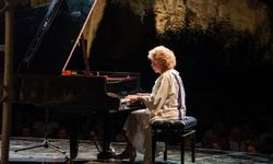 22. Gümüşlük Müzik Festivali Gülsin Onay konseriyle sona erdi