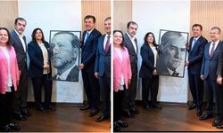 CHP'den AKP'ye geçen Özlem Çerçioğlu’na bir tarafı Atatürk, diğer tarafı Erdoğan olan tablo hediye edildi
