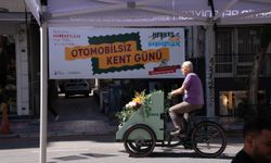 İzmir’de yayalar “Otomobilsiz Kent Günü”nün tadını çıkardı