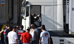 İzmir’de park halindeki tırda şoför ölü bulundu