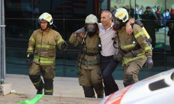 Karabağlar'da nefes kesen tatbikat: Sirenler çaldı, çatıda mahsur kalanlar saniyelerle kurtarıldı