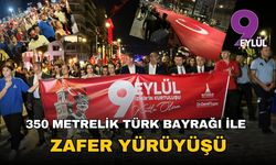 İzmir'de 350 metrelik Türk bayrağı ile 'Zafer Yürüyüşü'