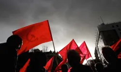 Hollanda'da bir heyula kol geziyor: Komünizm Heyulası