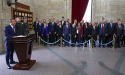 Özel Anıtkabir’i ziyaret etti: Örgütlü güce sahibiz