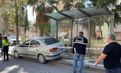 Otomobil durağa daldı: 1 çocuk hayatını kaybetti