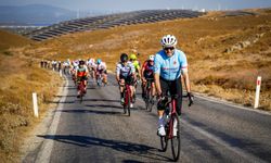 Sığacık’ta bisiklet şöleni: Gran Fondo İzmir’e 500 sporcu katıldı
