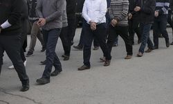 Yabancılara usulsüz vatandaşlık soruşturmasında 49 tutuklama