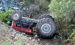Karaburun'da traktör faciası: Bir kişi hayatını kaybetti