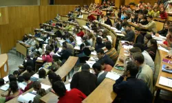 Geleceğin meslekleri gözden düştü: Öğretmenlik ve mühendislik kontenjanları çöktü, sıralar boş kaldı