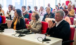 Güzelbahçe'de 3. Yaş Üniversitesi yeni döneme coşkuyla başladı