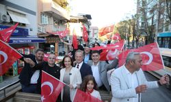 Karşıyaka, Cumhuriyet’in ışığında tek yürek oldu