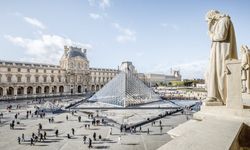 Louvre Müzesi'nde güvenlik alarmı: 88 milyon euroluk mücevherler taşındı