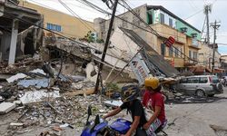 7,4 büyüklüğündeki deprem: Tsunami uyarısı yapıldı