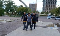 Manisa'da kız kardeşine şiddet uygulayan şüpheli ile babası tutuklandı