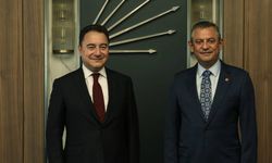 Özgür Özel’den Ali Babacan’a ‘fotoğraf’ telefonu