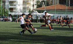 Karşıyaka'da Atatürk’ün çocukları Cumhuriyet Kupası’nda sahaya çıktı