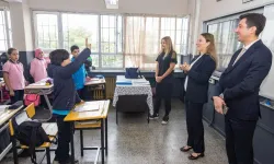 Başkan Mutlu’dan öğrencilere sürpriz ziyaret: 'Sizin mutluluğunuz bizim için çok önemli'