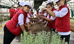 İzmir’de çocuklar tarımı “Lider Çocuk Tarım Kampı”nda öğrendi
