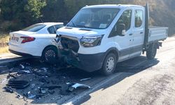 Ödemiş’te kamyonet ile otomobil çarpıştı: 6 yaralı