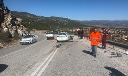 Otomobil ile motosiklet çarpıştı; 1 ölü, 1 yaralı
