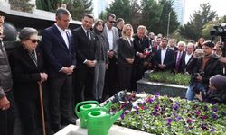 Erdal İnönü vefatının 18’inci yılında kabri başında anıldı