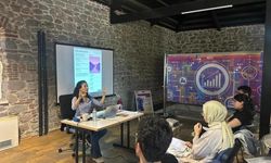 Meslek Fabrikası’nda yapay zekâ rüzgârı esti: Gençler geleceğin teknolojisini keşfetti