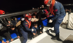 İzmir açıklarında 148 düzensiz göçmen yakalandı