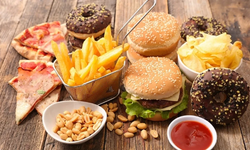 Aşırı fast food tüketenler dikkat: Uzman isim zararlarını tek tek açıkladı