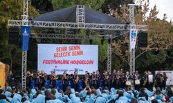 Üniversiteli gençler İzmir’e festivalle “merhaba” dedi