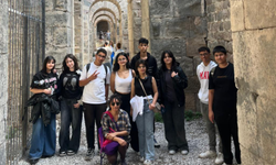 Pergamon’da İngilizce pratiği: Gençler antik kentte konuşarak öğrendi