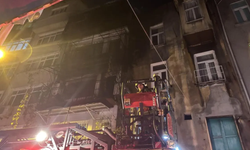 Kız istemede patlatılan havai fişekler evi yaktı