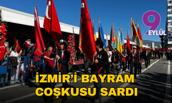 İzmir’i bayram coşkusu sardı: Yer gök kırmızı beyaz oldu!