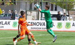 Menemen FK’lı genç kaleci Alp’e talip çok