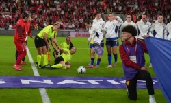 İzmir'deki Milli maçta korku dolu anlar!