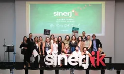 İzmir’de anlamlı buluşma: 25 öğrencinin eğitim masrafı karşılandı