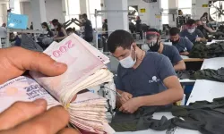 Tüm çalışanların maaşlarından kesinti yapılacak.