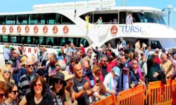 Sisam Adası'na Türk akını: 100 bin sınırı aşıldı