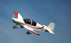 Sidney yakınlarında iki hafif uçak havada çarpıştı: Bir pilot hayatını kaybetti