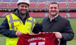 Başkanı Demir, Nou Camp'ta Torbalı’lı mühendisi ziyaret etti