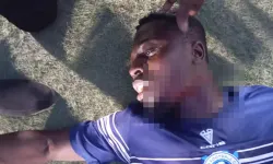 Fanatik taraftar gol atan futbolcuyu boğanzından bıçakladı
